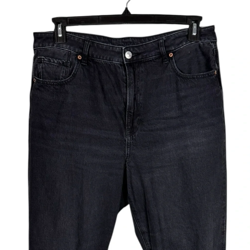 American Eagle Mom Jeans Size 14 High‎ Rise Straight Leg Distressed Essential